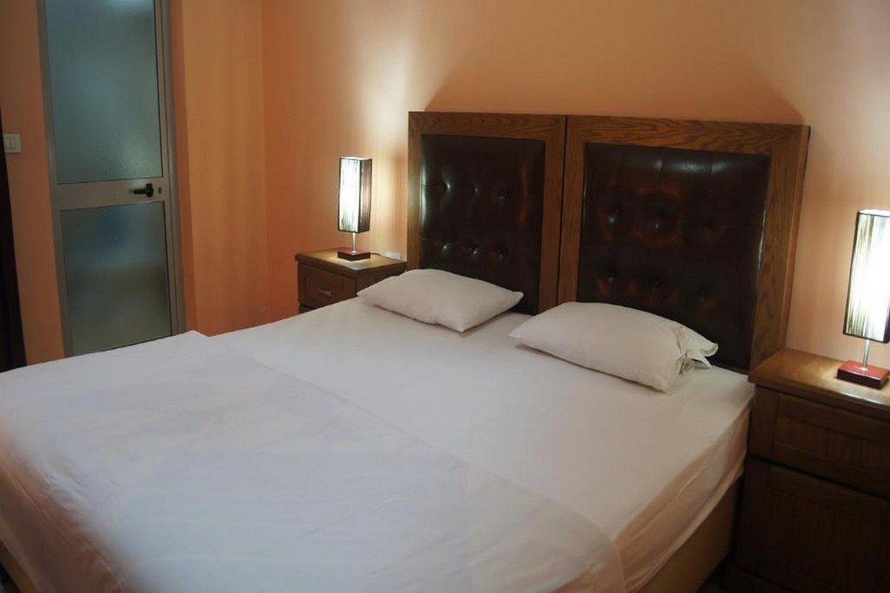 Bristol Hotel Tirana Exteriör bild