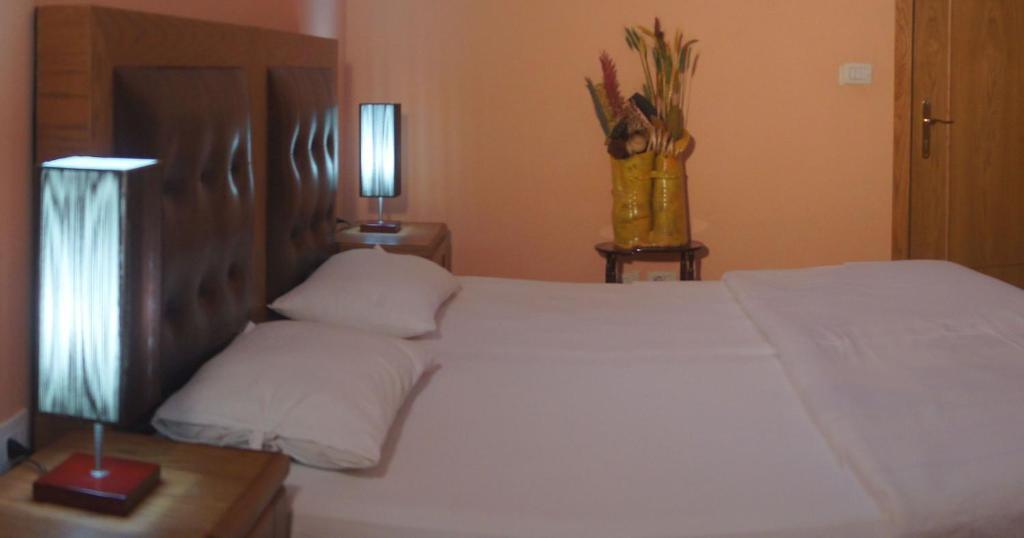 Bristol Hotel Tirana Rum bild