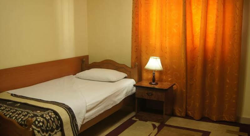Bristol Hotel Tirana Exteriör bild